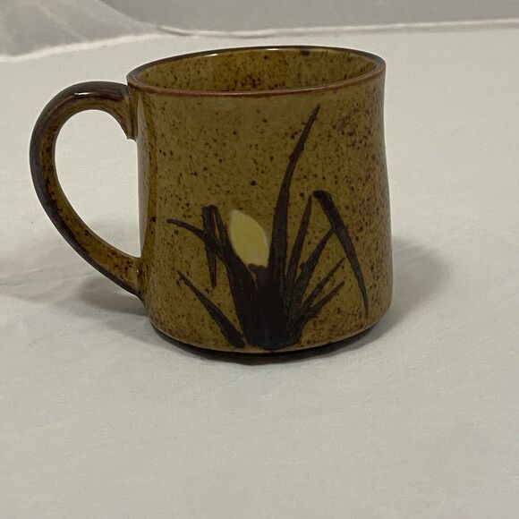 lot of 4 vintage pottery mugs a Hall 1789 made is USA unmarked Japan retro kitch - Picture 13 of 15